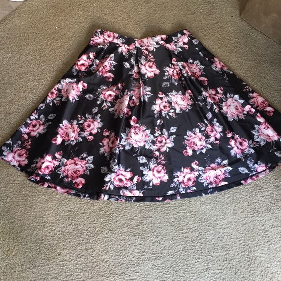 City Chic Dresses & Skirts - City Chic Skirt